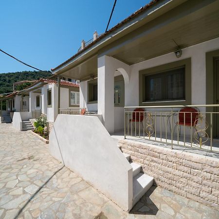 Makis Village-Apartments Agia Efimia Exterior foto